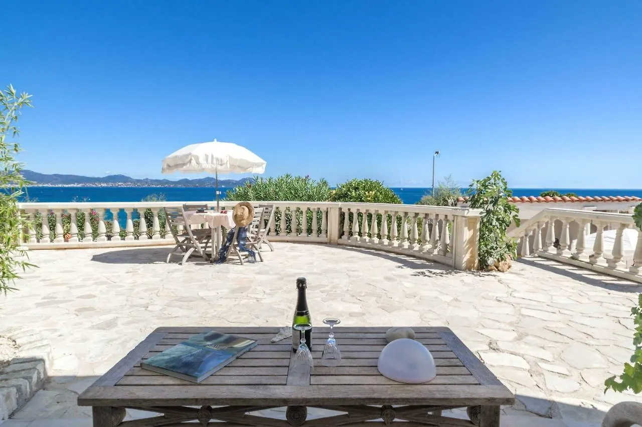 ***** Couette-café Mer du Mer Roquebrune-sur Argens France